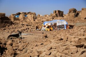 Terremoto no Afeganistão deixa mais de 800 mortos e milhares de feridos