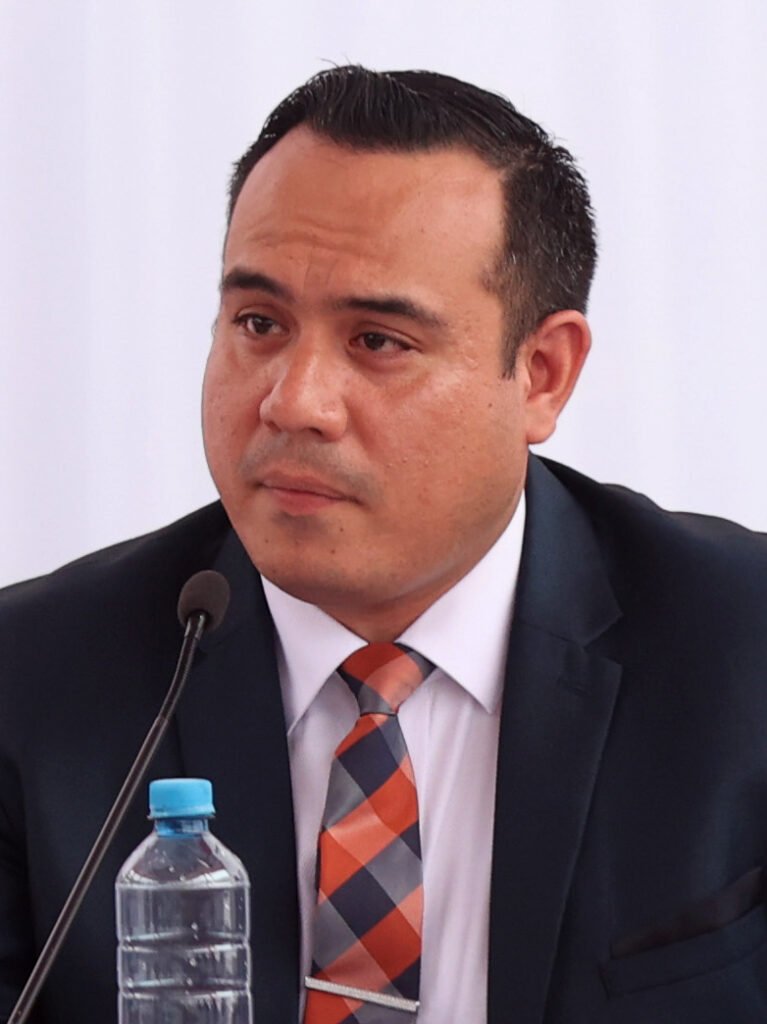 José Enrique Jerí Oré de 38 anos, assumiu a presidência interina do Peru